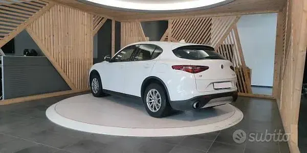 Usado Alfa Romeo Stelvio 190 CV (139 kW) 2019 Blanco SUV