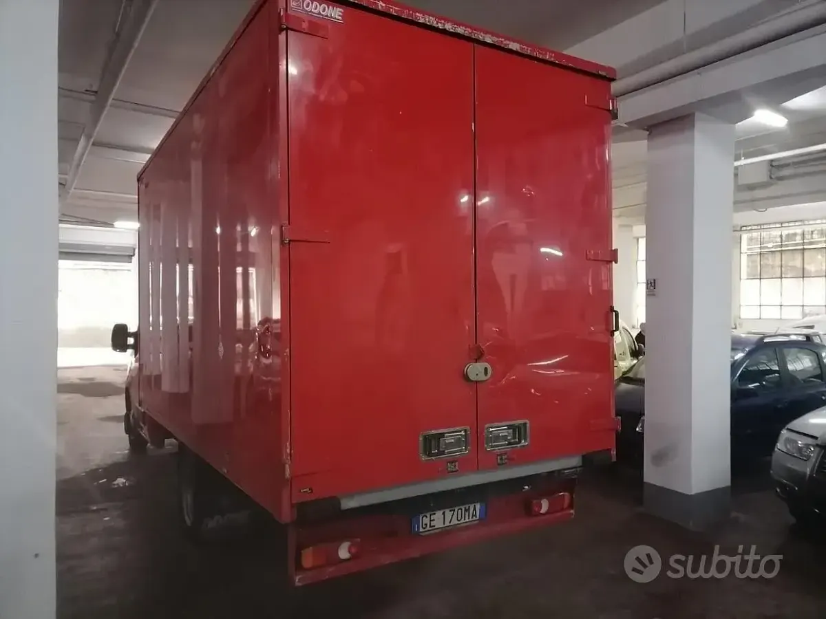 Usata Renault Master 145 CV (106 kW) 2021 Rosso Monovolume