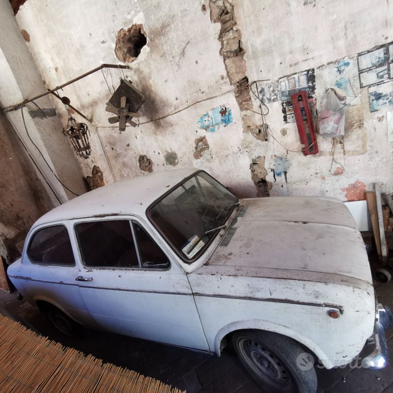 Bianco Usata 1970 Fiat 850 Tre volumi | 2000 € - Immagine 1/4