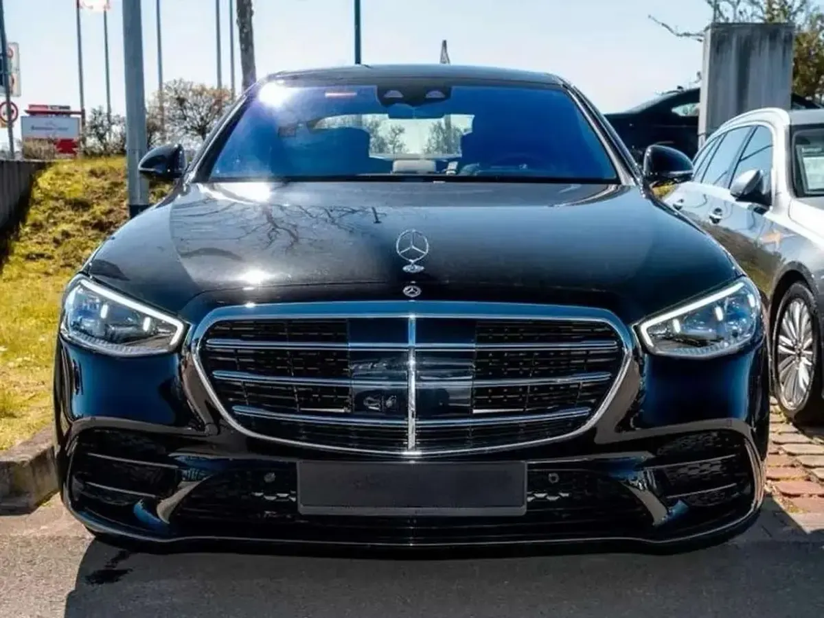 Usata Mercedes S450 Premium Plus 367 CV (269 kW) 2025 Obsidian nero Berlina