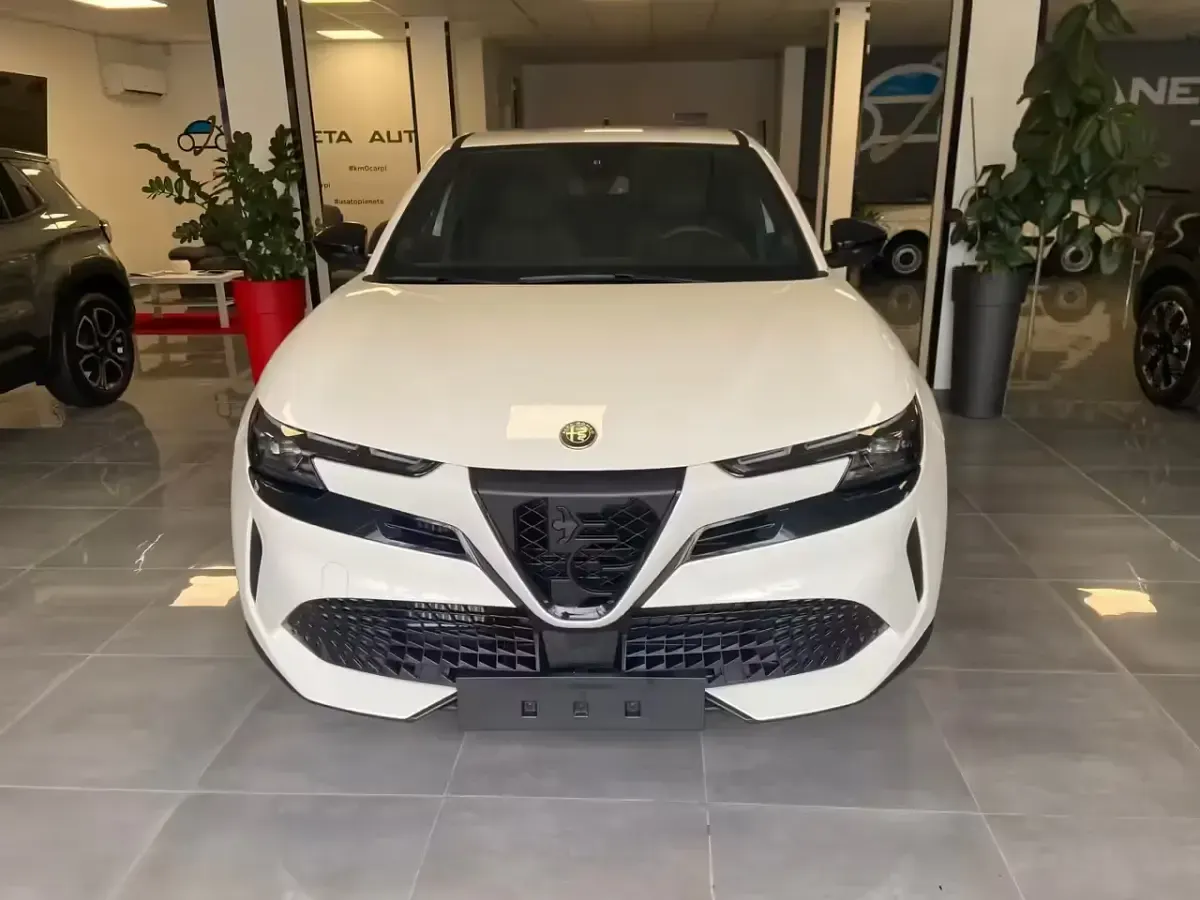 Nuova Alfa Romeo GT Junior Edizione Speciale 135 CV (99 kW) 2025 Bianco SUV
