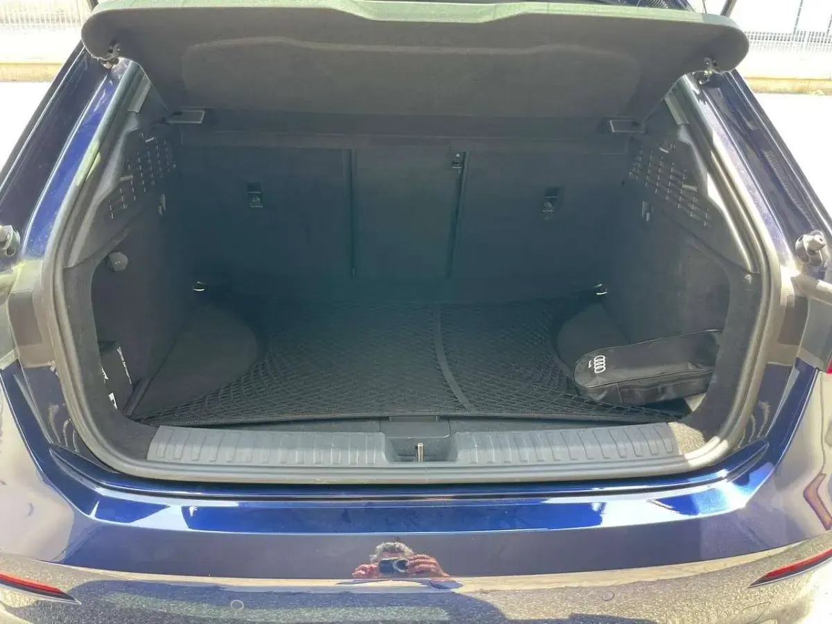 Usata Audi A3 Ambiente 131 CV (96 kW) 2020 Blu/azzurro Berlina