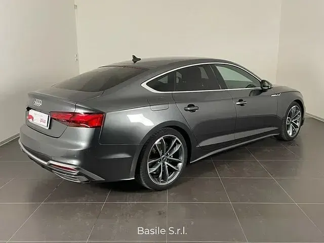 Usata Audi A5 Sportback S-Line 163 CV (119 kW) 2024 Grigio daytona perla Utilitaria