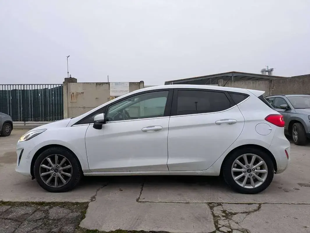 Usata Ford Fiesta Titanium 75 CV (55 kW) 2019 Bianco Utilitaria