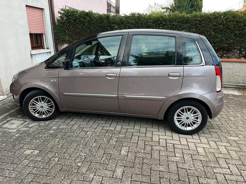 Usata 2009 Lancia Musa Monovolume | 3500 € - Immagine 1/4