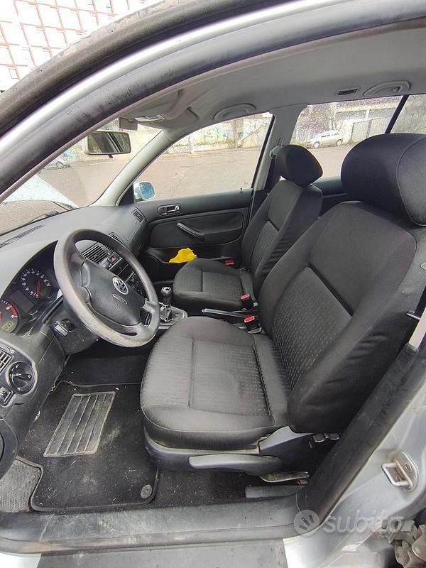 Usata VW Golf IV 75 CV (55 kW) 2001 Grigio Berlina