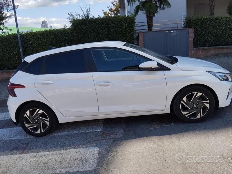 Usata Hyundai i20 84 CV (61 kW) 2023 Bianco Utilitaria