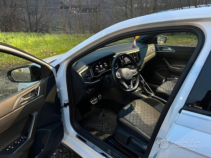 Usata VW Polo R-line 95 CV (69 kW) 2024 Bianco Utilitaria