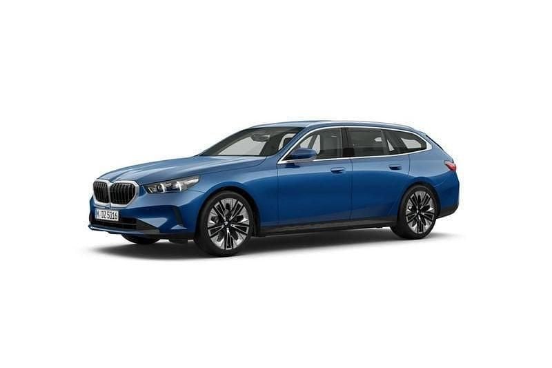 Nuova BMW i5 Efficient Dynamics 441 kW (600 CV) 2025 Blu Station wagon