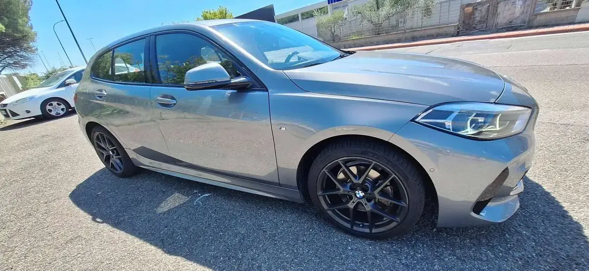 Usata BMW 116 M Sport 116 CV (85 kW) 2023 Grigio Utilitaria