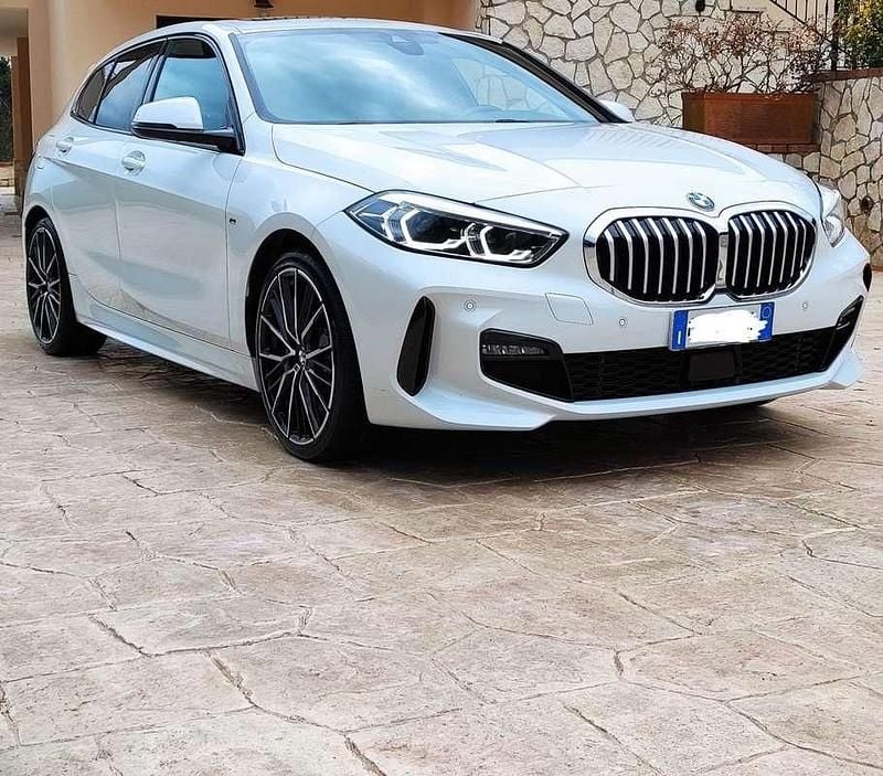 Usata 2023 BMW 120 M Sport Due volumi | 30.000 € (Buon prezzo) - Immagine 1/4