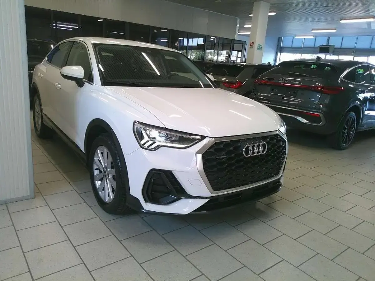 Usata Audi Q3 150 CV (110 kW) 2021 Bianco metallizzato SUV