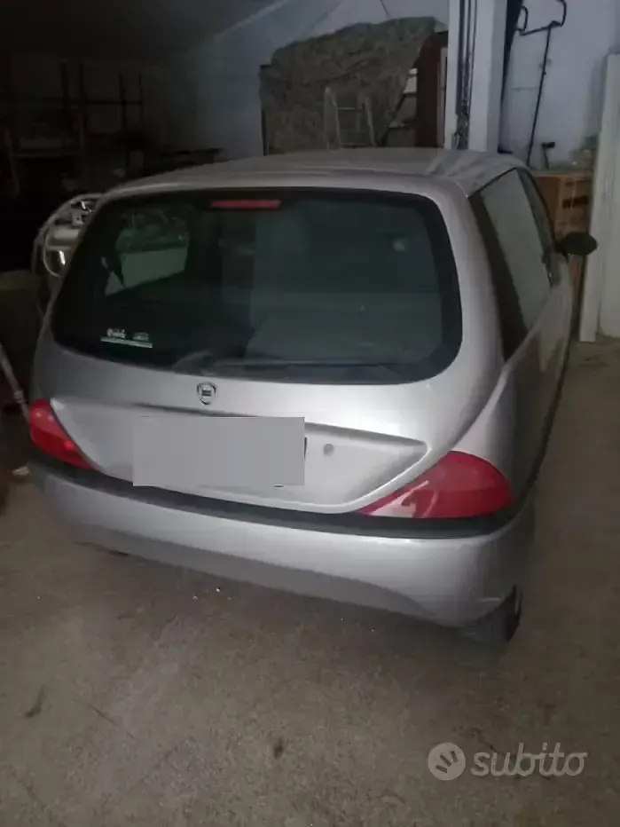 Usata Lancia Ypsilon 60 CV (44 kW) 1999 Grigio Utilitaria