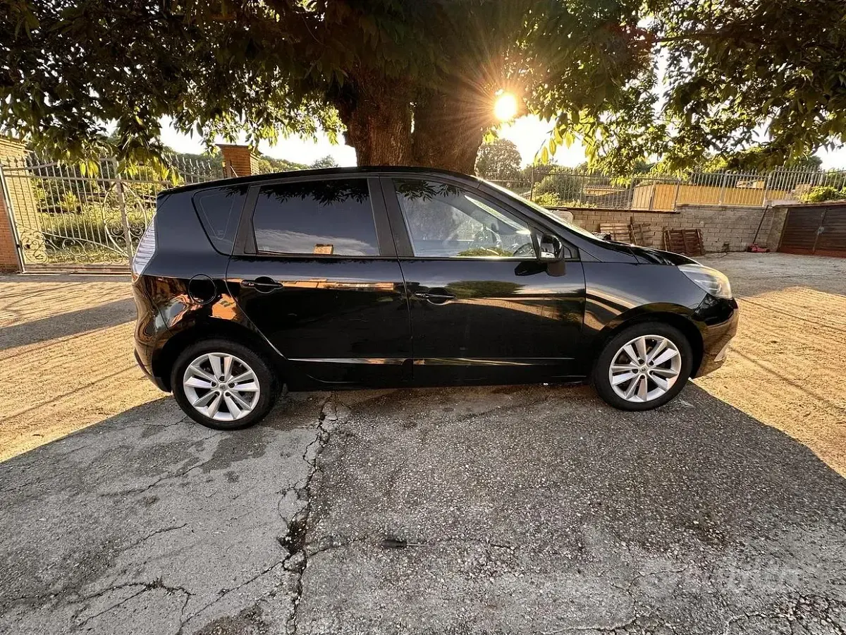 Usata Renault Scenic E-Tech 110 CV (80 kW) 2014 Nero Monovolume