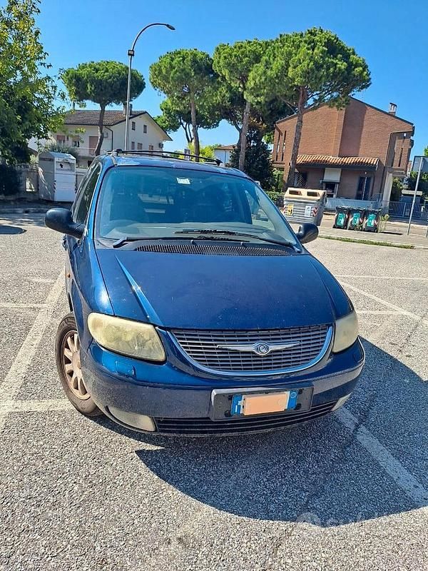 Usata Chrysler Voyager 105 CV (77 kW) 2002 Monovolume
