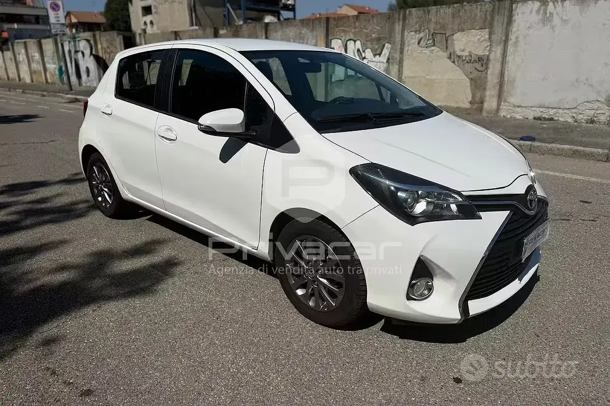 Usata Toyota Yaris Active 69 CV (50 kW) 2016 Bianco Utilitaria