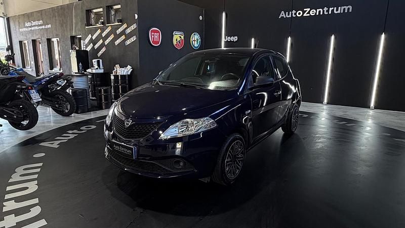 Usata Lancia Ypsilon S 70 CV (51 kW) 2021 Blu Utilitaria