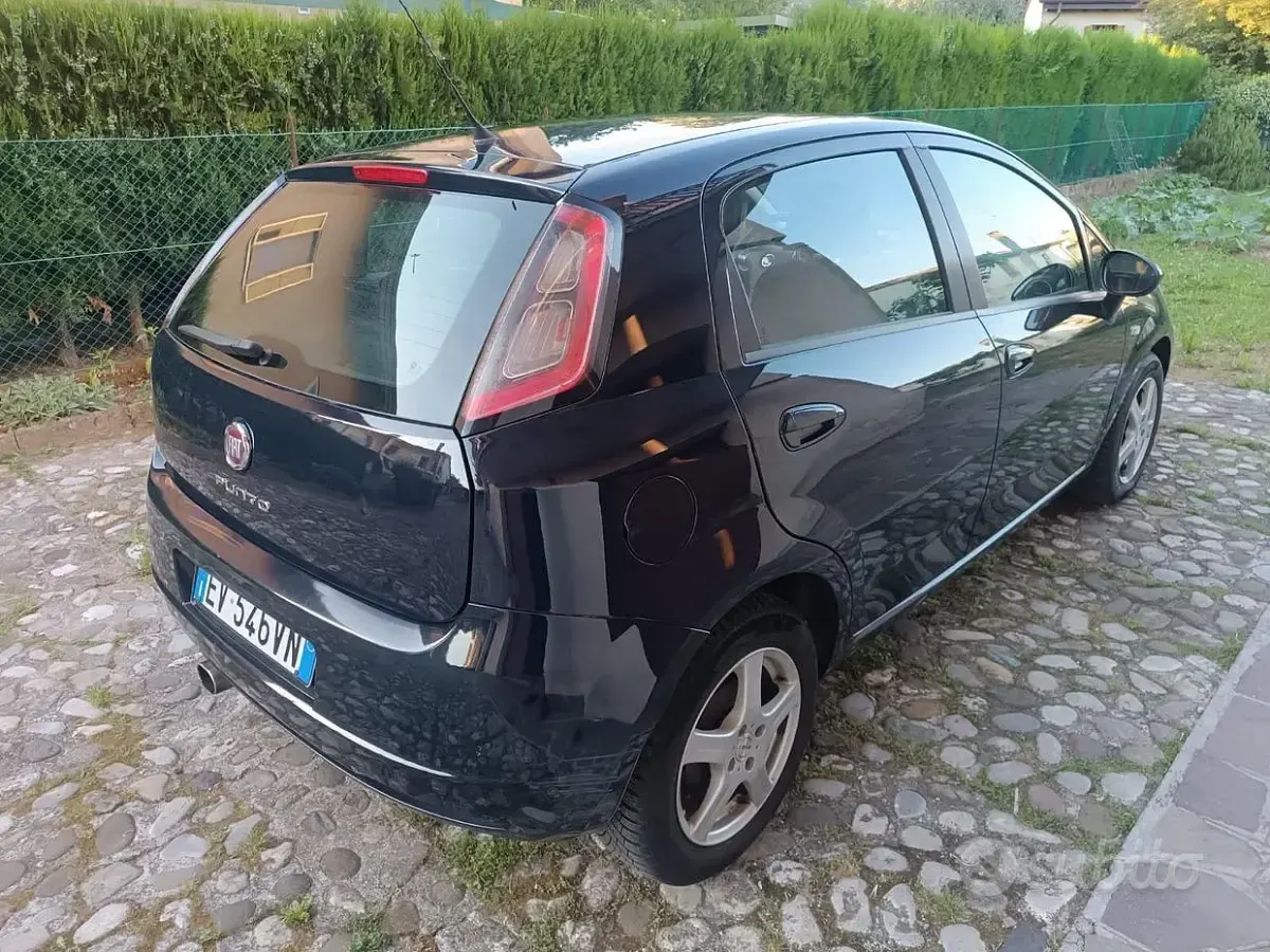 Usata Fiat Punto 75 CV (55 kW) 2014 Blu Utilitaria