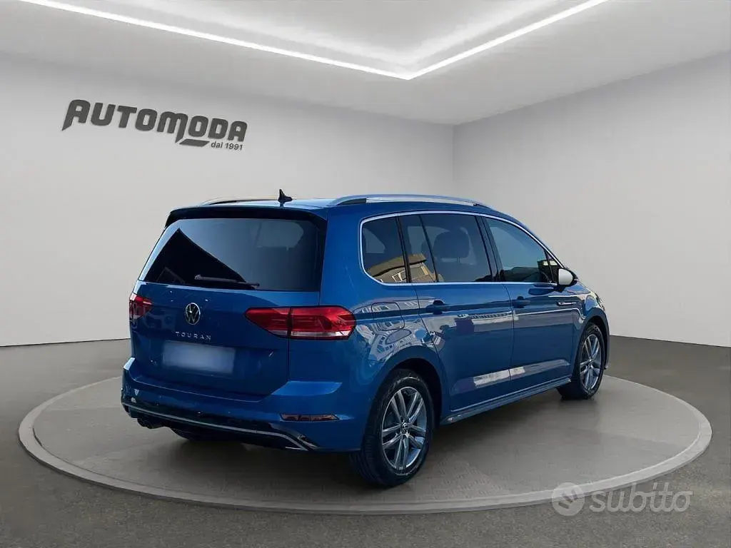 Usata VW Touran Executive 150 CV (110 kW) 2023 Bluazzurro Monovolume