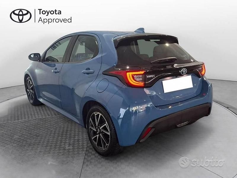 Usata Toyota Yaris Hybrid Trend 116 CV (85 kW) 2021 Blu Berlina