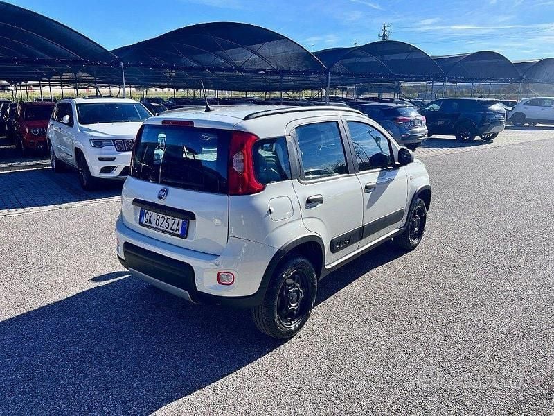Usata Fiat Panda 4x4 Wild 85 CV (62 kW) 2022 Bianco Utilitaria