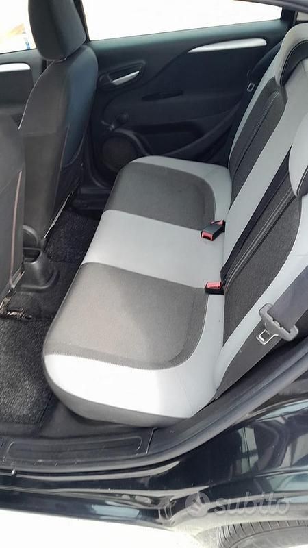 Usata Fiat Punto 77 CV (56 kW) 2012 Utilitaria