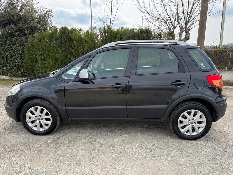 Usata Fiat Sedici Emotion 135 CV (99 kW) 2012 Nero SUV