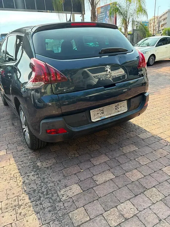 Usata Peugeot 3008 Active 115 CV (84 kW) 2015 Bluazzurro Station wagon