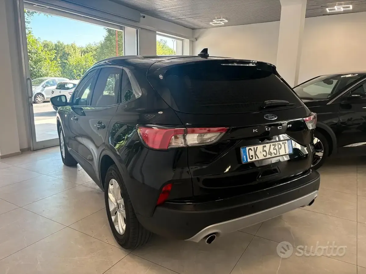 Usata Ford Kuga ST-Line X 120 CV (88 kW) 2023 Nero SUV