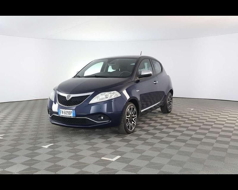Usata Lancia Ypsilon S 95 CV (69 kW) 2018 Azzurro / metallizzato Utilitaria