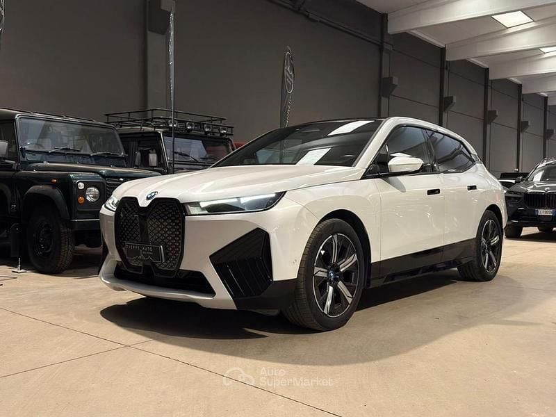 Usata BMW iX 484 kW (659 CV) 2022 Bianco pastello SUV