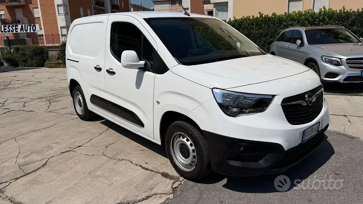 Usata Opel Combo 102 CV (75 kW) 2021 Bianco Monovolume