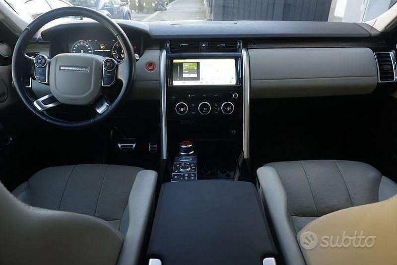 Usata Land Rover Discovery 5 HSE Luxury 241 CV (177 kW) 2018 Nero SUV