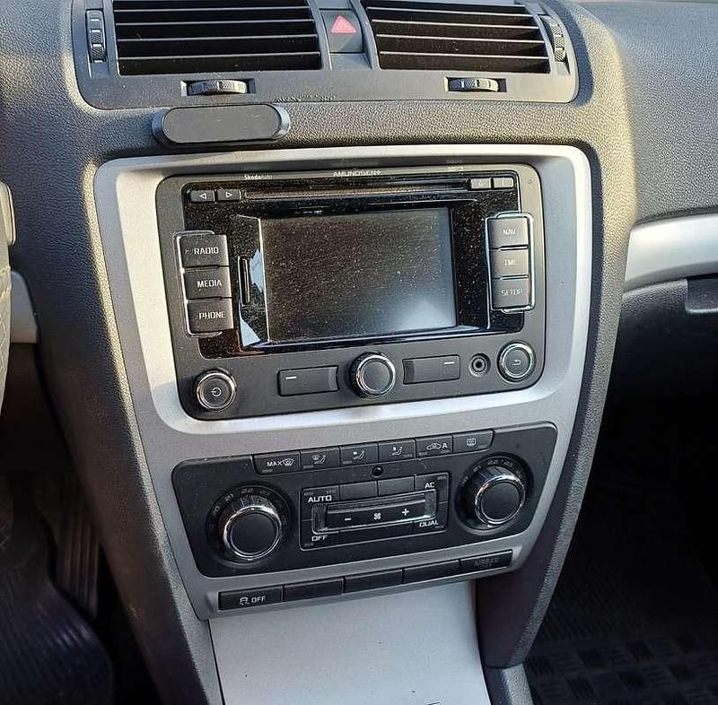 Usata Skoda Octavia Ambition 105 CV (77 kW) 2013 Grigio Station wagon