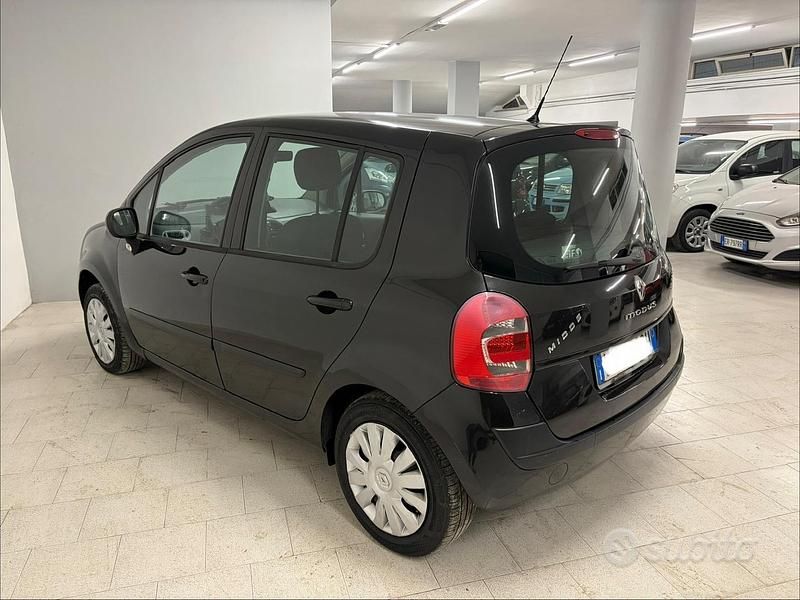 Usata Renault Modus 75 CV (55 kW) 2012 Nero Monovolume