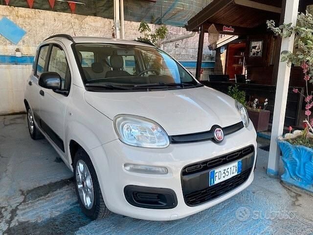 Bianco Usata 2016 Fiat Panda Easy Tre volumi | 5900 € (Buon prezzo) - Immagine 1/4