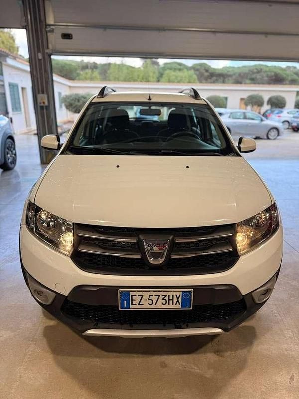 Usata Dacia Sandero Prestige 90 CV (66 kW) 2015 Bianco Berlina