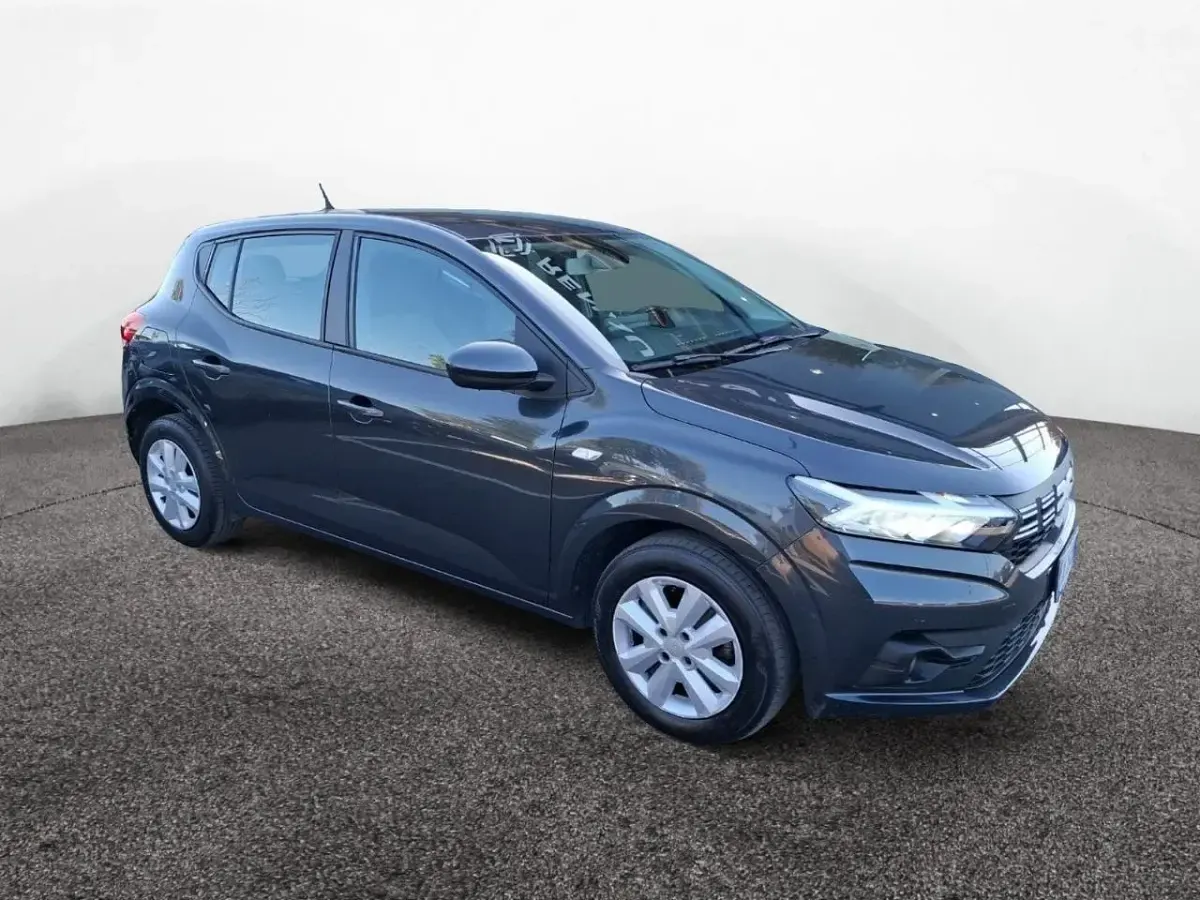 Usata Dacia Sandero Expression 101 CV (74 kW) 2023 Grigio Utilitaria