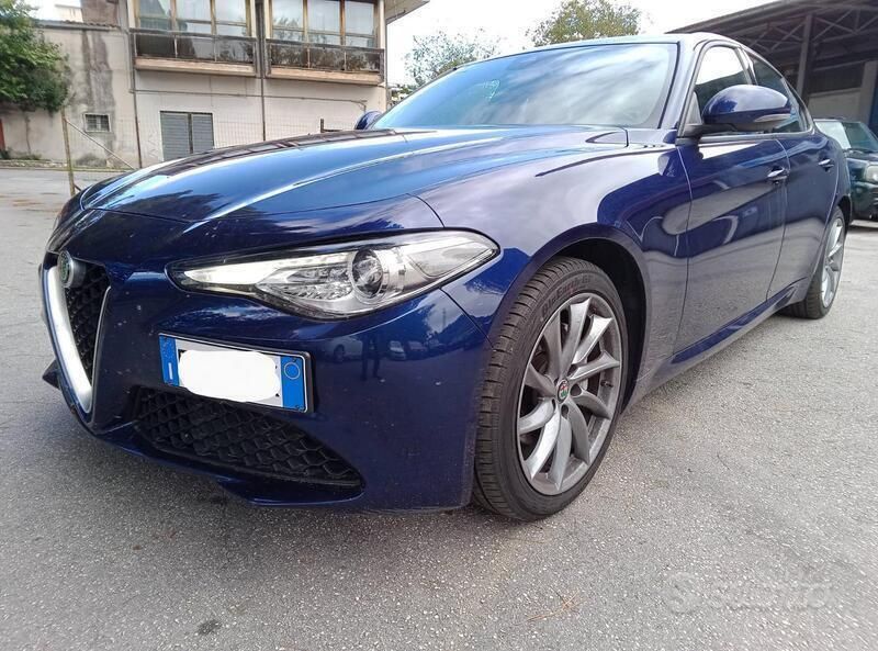 Usata Alfa Romeo Giulia 160 CV (117 kW) 2019 Blu Berlina