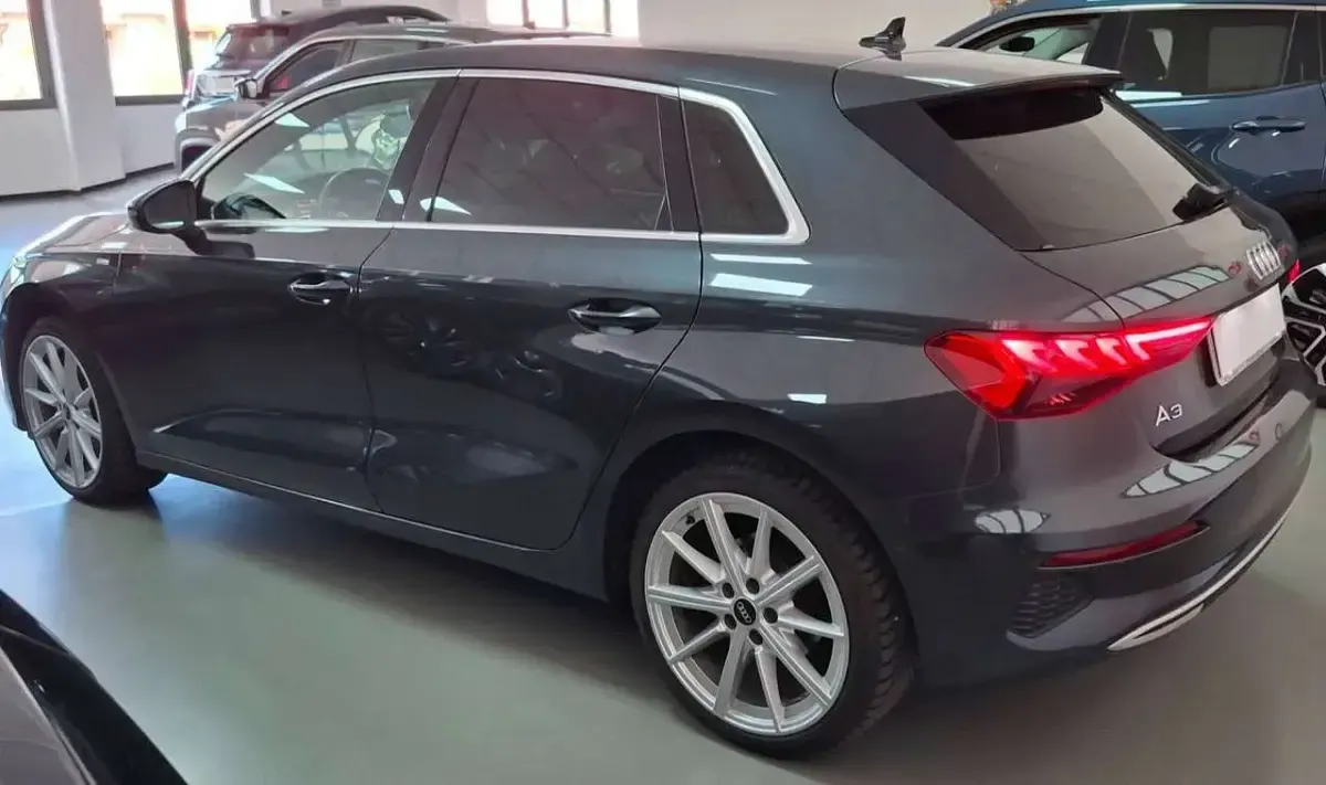 Usata Audi A3 Ambiente 150 CV (110 kW) 2021 Grigio Berlina