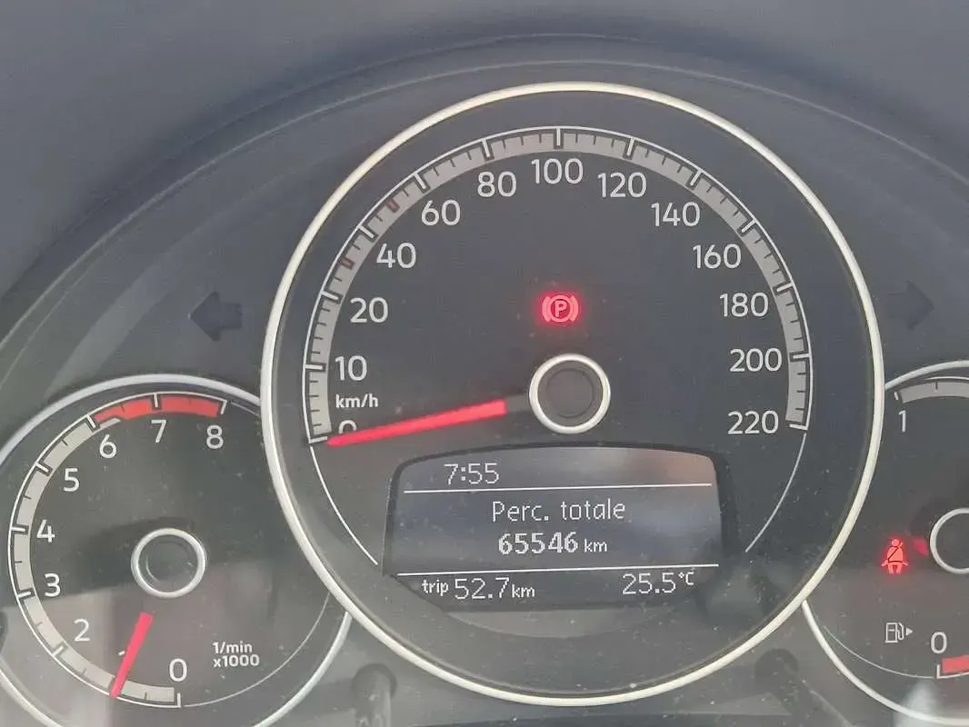 Usata VW up! Highline 68 CV (50 kW) 2019 Nero Utilitaria