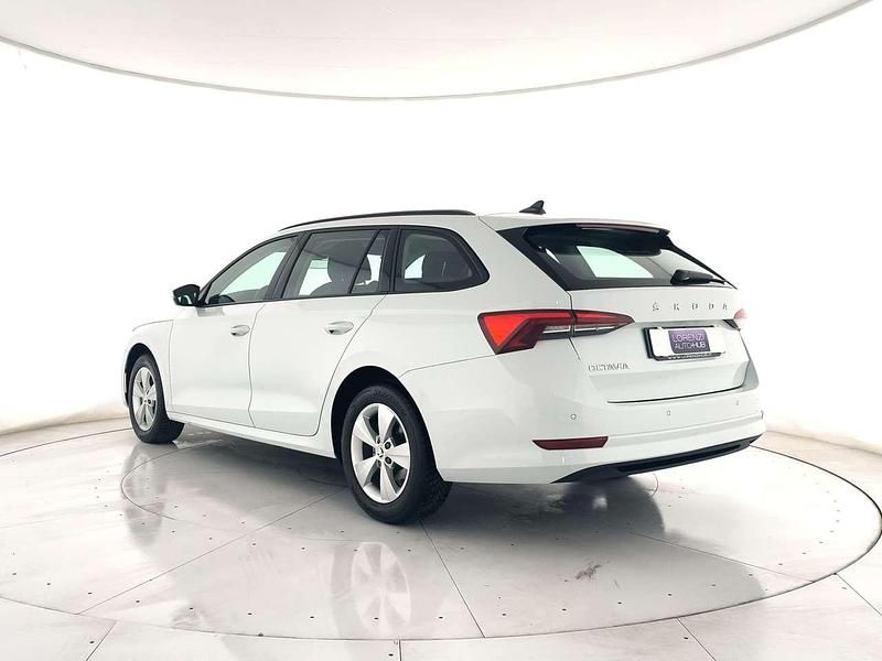 Usata Skoda Octavia Executive 150 CV (110 kW) 2023 Bianco Station wagon