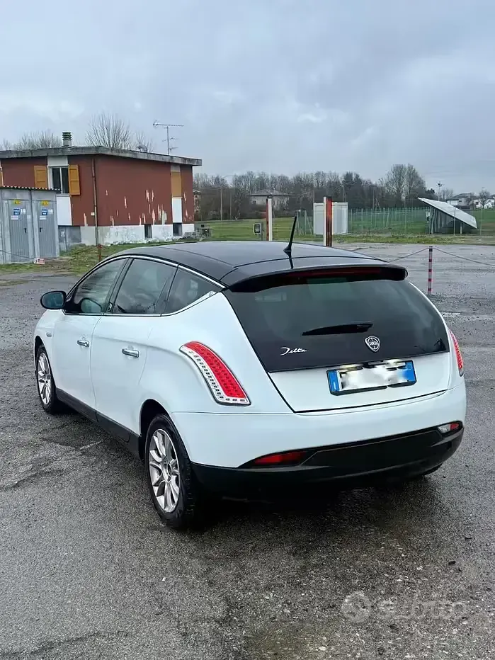 Usata Lancia Delta 120 CV (88 kW) 2013 Bianco Utilitaria