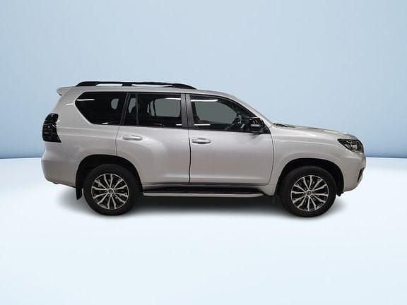 Gebraucht Toyota Land Cruiser Executive 204 PS (150 kW) 2021 Grau Pickup