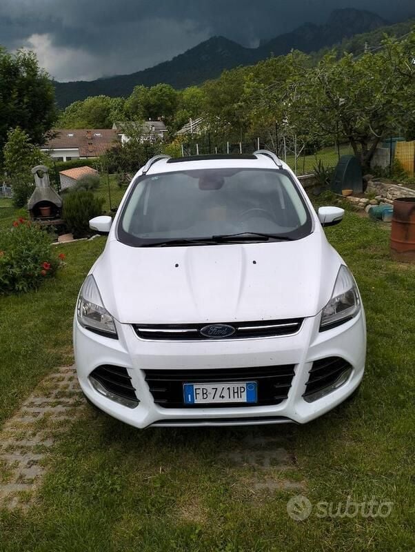 Usata Ford Kuga 150 CV (110 kW) 2015 Bianco SUV