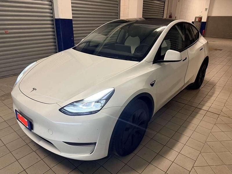 Usata Tesla Model Y 152 kW (208 CV) 2025 Bianco SUV
