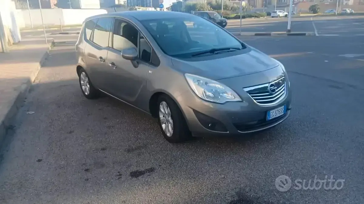 Usata Opel Meriva 95 CV (69 kW) 2011 Grigio Monovolume