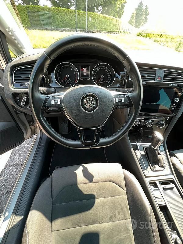 Usata VW Golf VII 110 CV (80 kW) 2018 Grigio Utilitaria