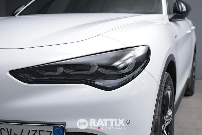 Usata Alfa Romeo Stelvio Veloce 209 CV (153 kW) 2024 Bianco SUV