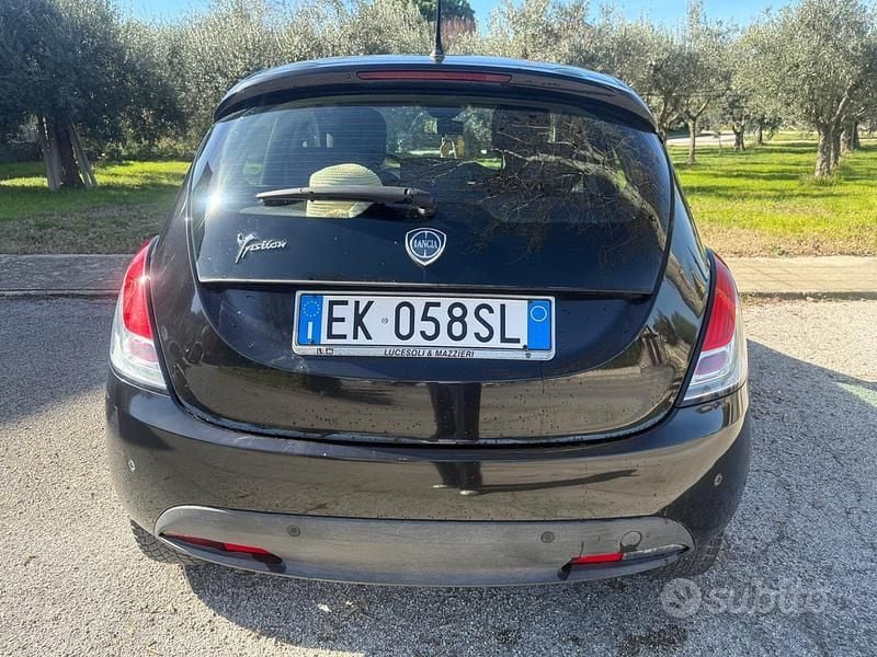 Usata Lancia Ypsilon Gold 69 CV (50 kW) 2011 Nero Utilitaria